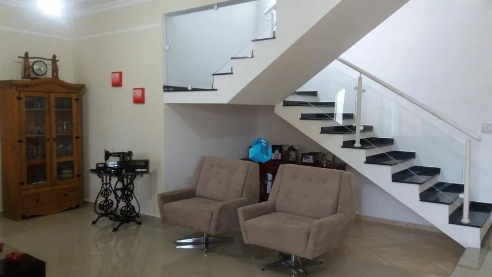 Casa, 4 quartos, 250 m² - Foto 2