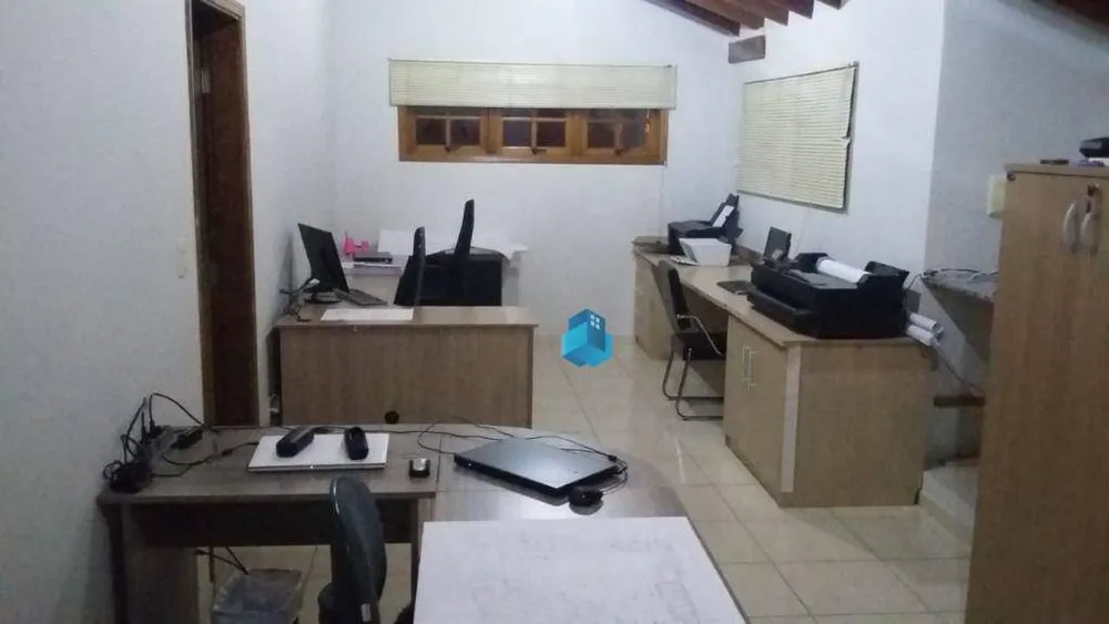 Casa, 3 quartos, 249 m² - Foto 4