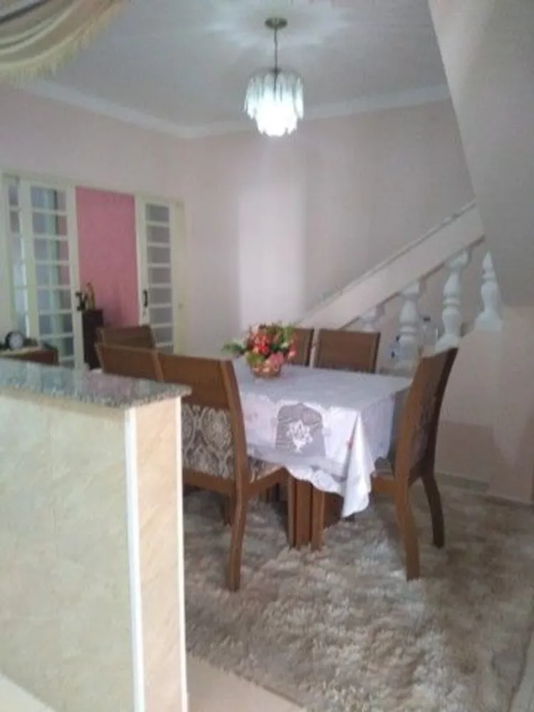 Casa, 3 quartos, 240 m² - Foto 2