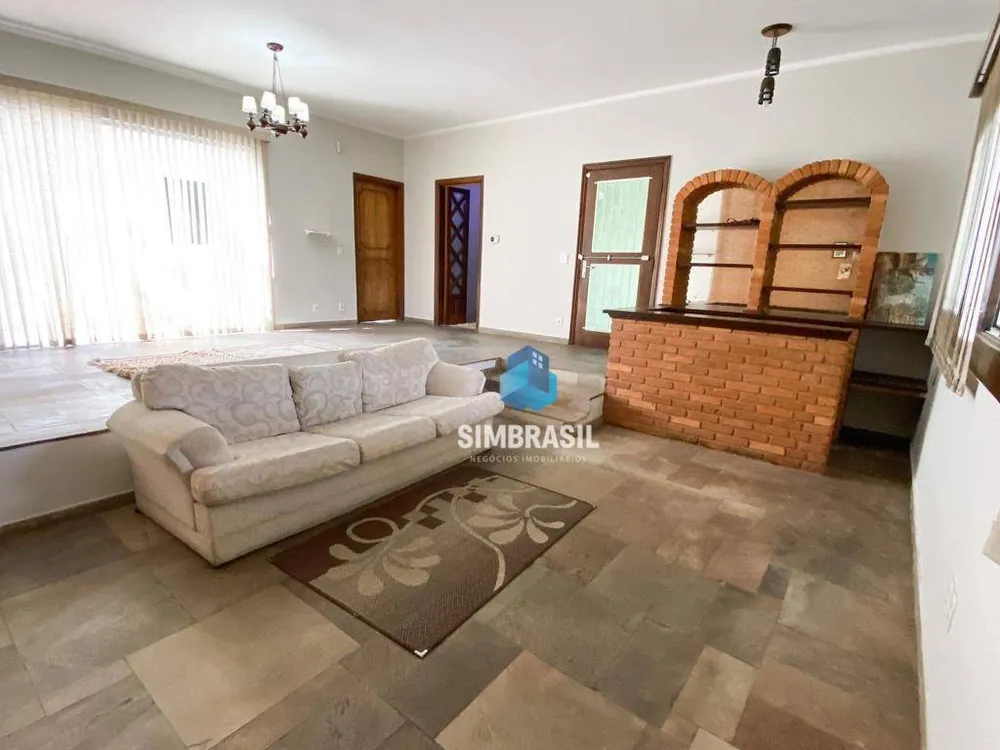 Casa, 5 quartos, 207 m² - Foto 1