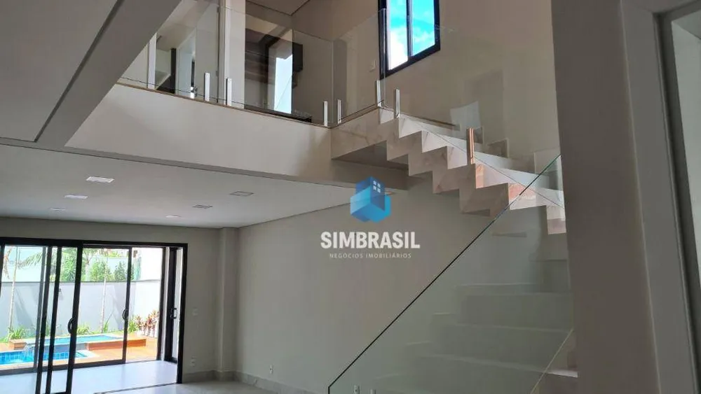 Casa, 3 quartos, 246 m² - Foto 1