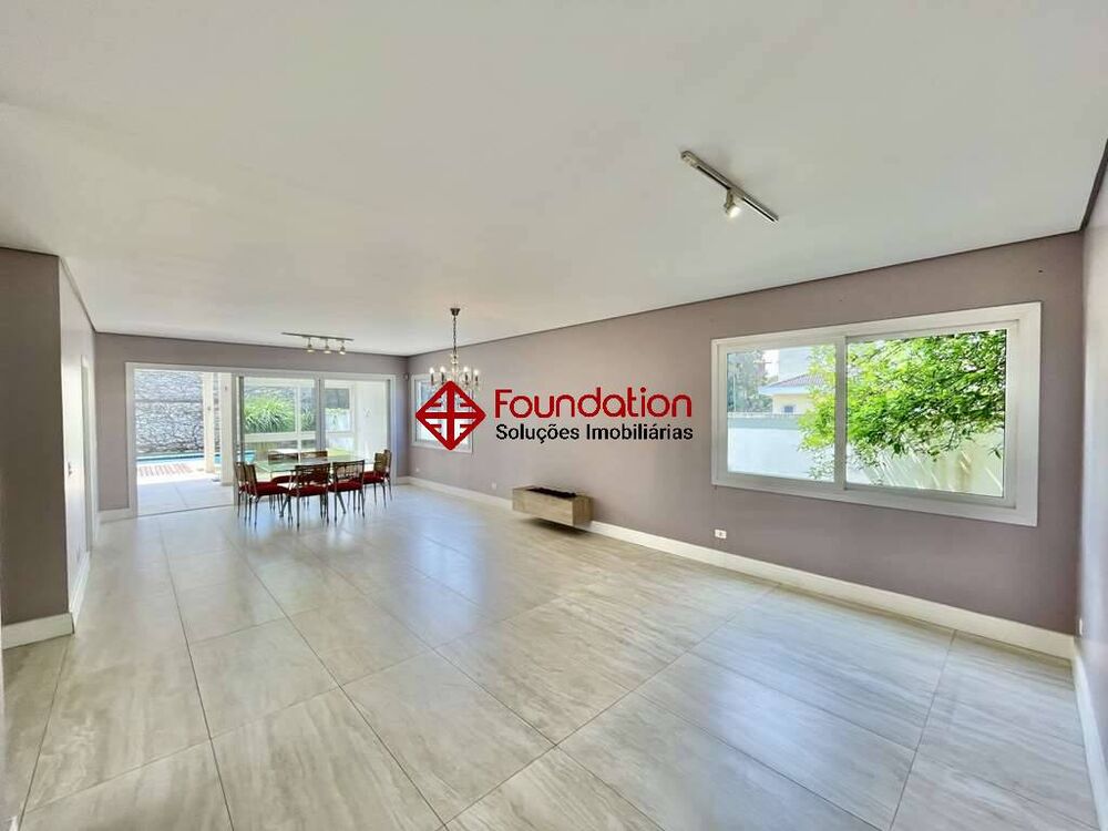 Casa de Condomínio à venda com 4 quartos, 332m² - Foto 2