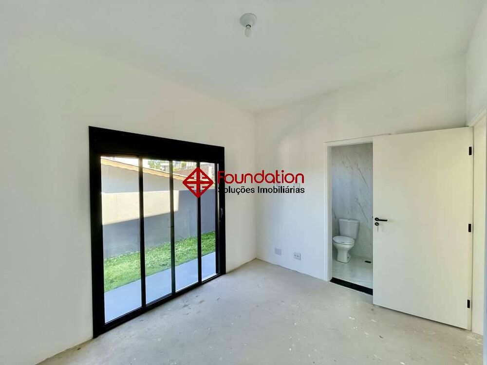 Casa de Condomínio à venda com 3 quartos, 230m² - Foto 3
