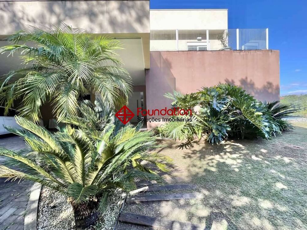Casa de Condomínio à venda com 4 quartos, 493m² - Foto 1