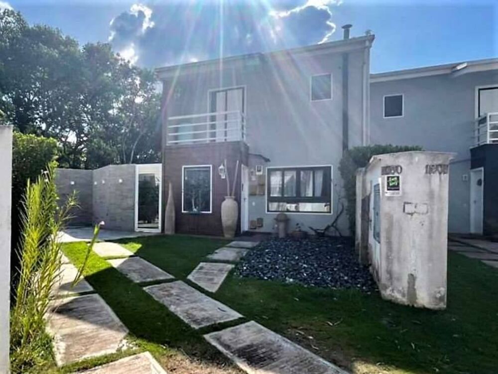 Casa de Condomínio à venda com 3 quartos, 147m² - Foto 1