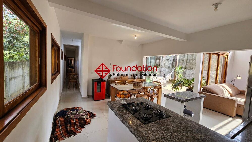 Casa de Condomínio à venda com 3 quartos, 156m² - Foto 3