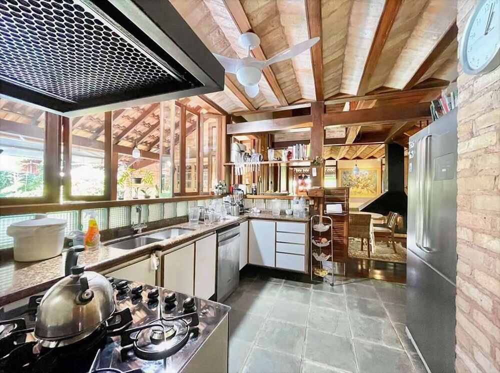 Casa à venda com 3 quartos, 363m² - Foto 9