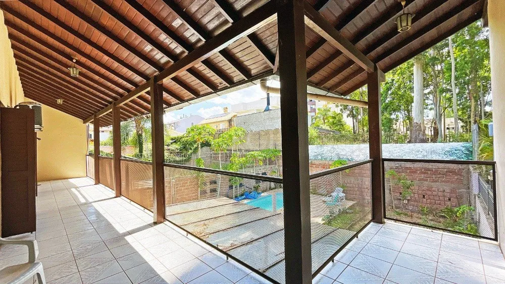 Casa, 4 quartos, 306 m² - Foto 1