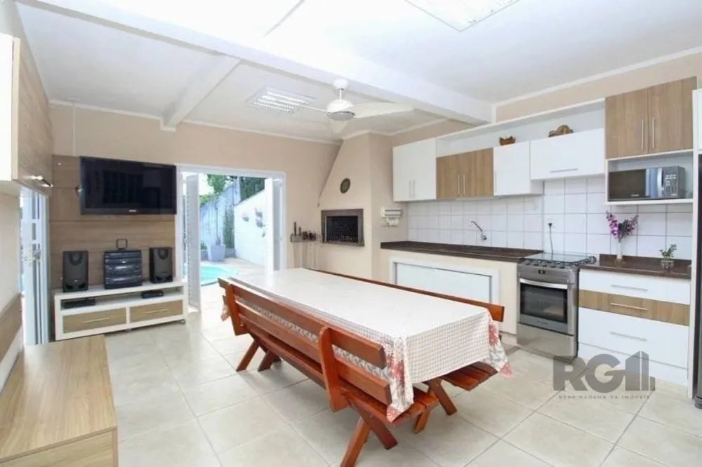 Casa, 3 quartos, 245 m² - Foto 2