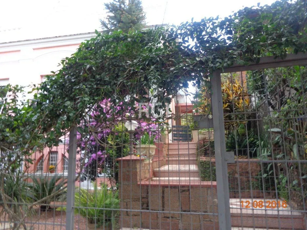 Casa, 6 quartos, 240 m² - Foto 2