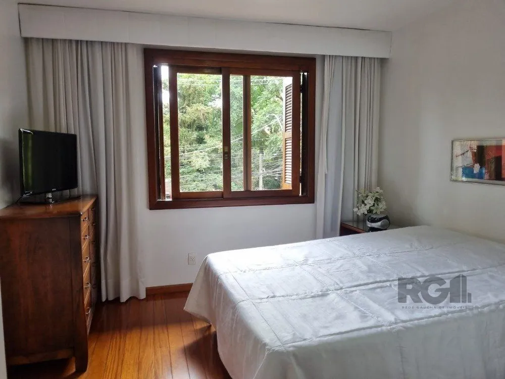 Casa, 4 quartos, 225 m² - Foto 2