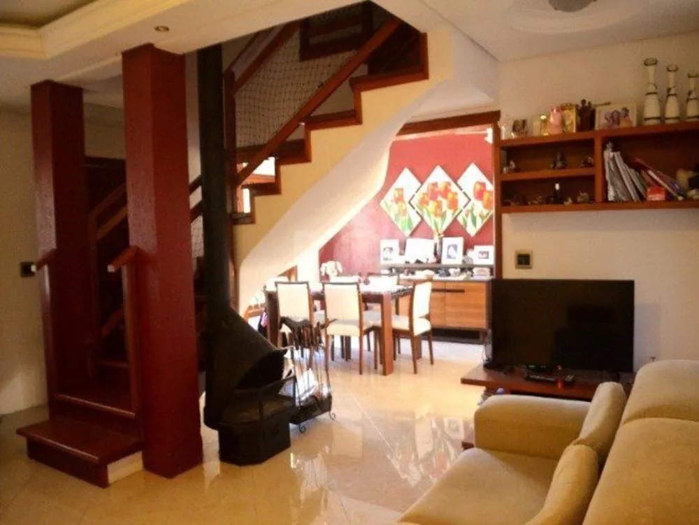 Casa, 3 quartos, 200 m² - Foto 1