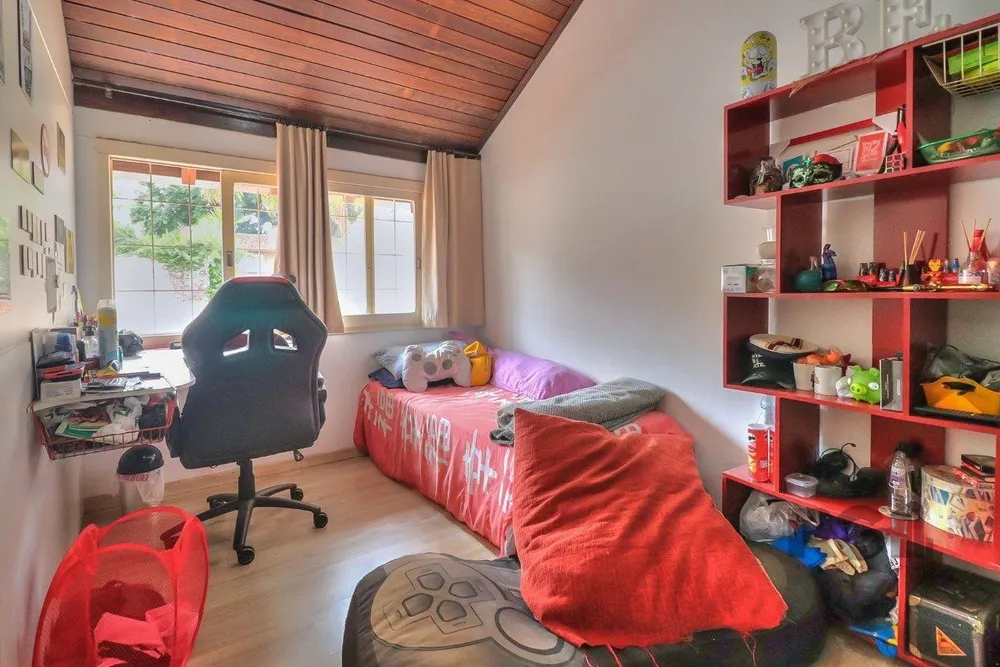 Casa, 5 quartos, 232 m² - Foto 1