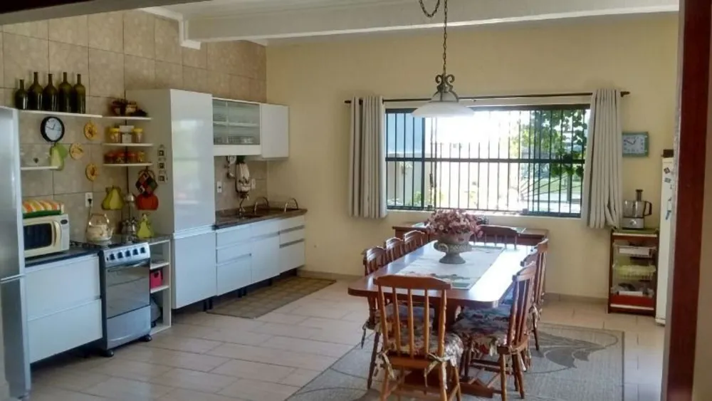 Casa, 3 quartos, 200 m² - Foto 2