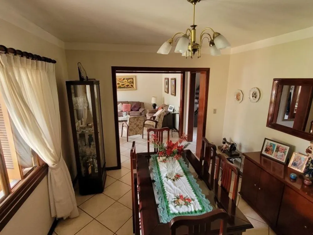 Casa, 3 quartos, 287 m² - Foto 1