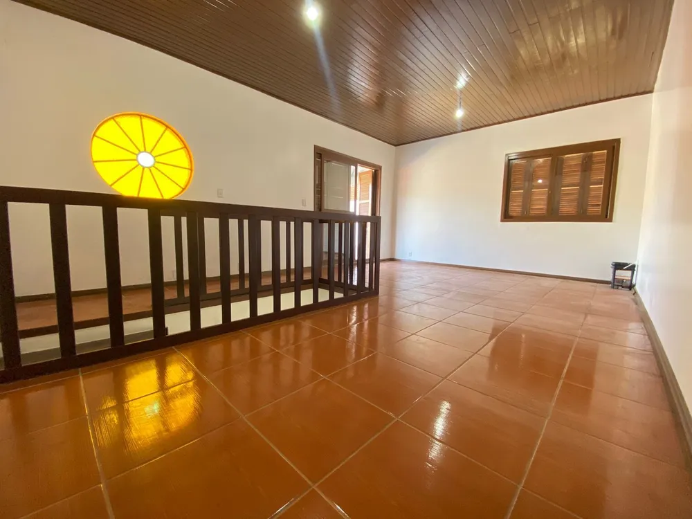 Casa, 3 quartos, 244 m² - Foto 2