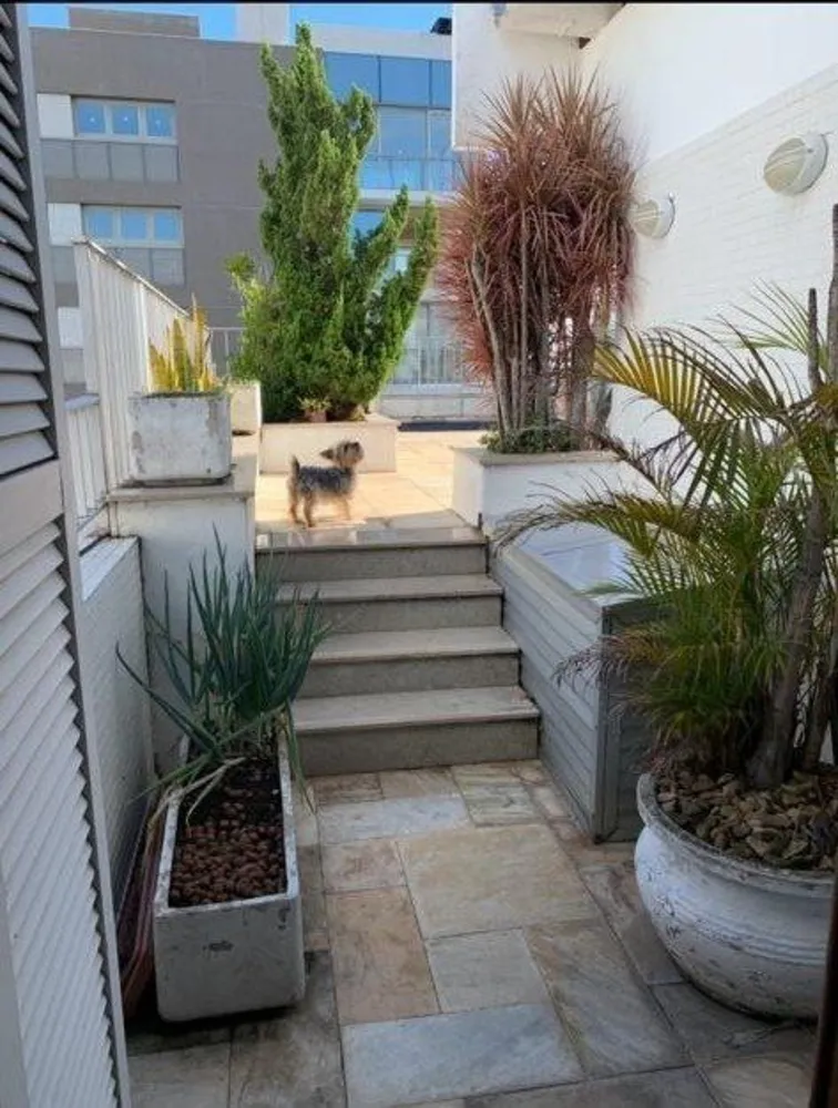 Cobertura, 3 quartos, 218 m² - Foto 1