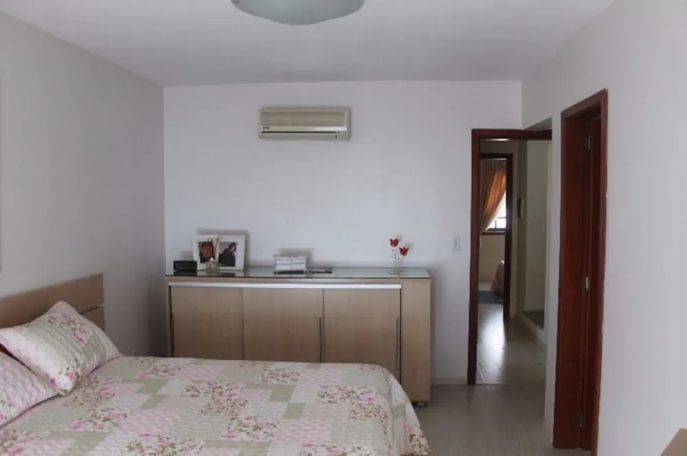 Casa, 4 quartos, 290 m² - Foto 1