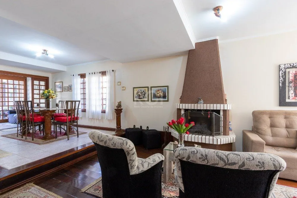 Casa, 4 quartos, 258 m² - Foto 1