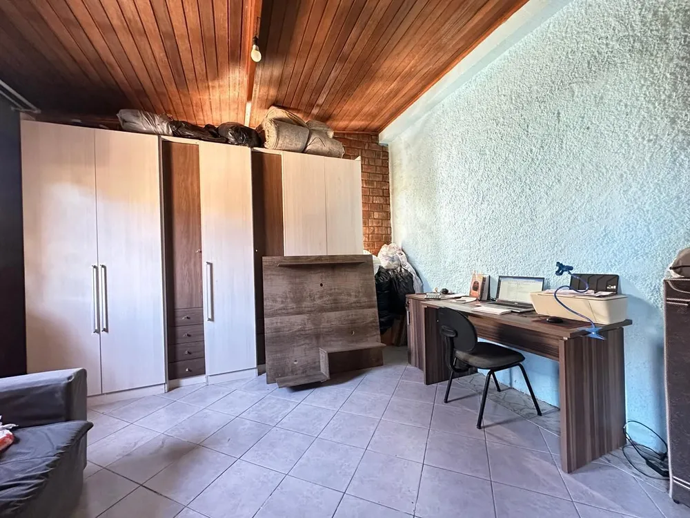 Casa, 5 quartos, 156 m² - Foto 2