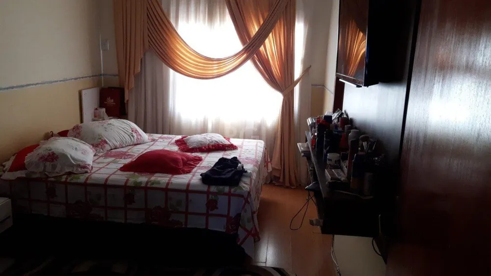 Casa, 4 quartos, 201 m² - Foto 2