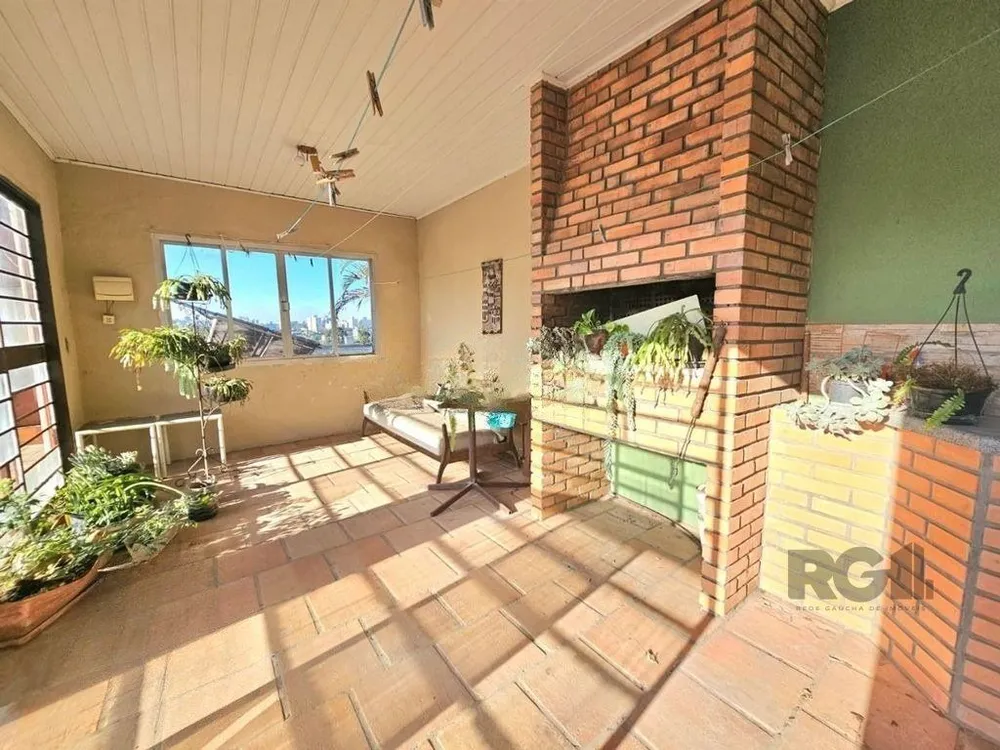 Casa, 4 quartos, 246 m² - Foto 1