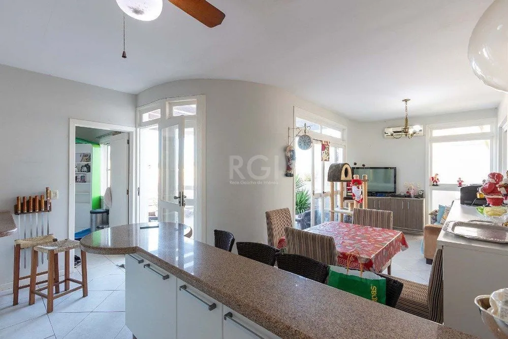 Casa, 4 quartos, 173 m² - Foto 1