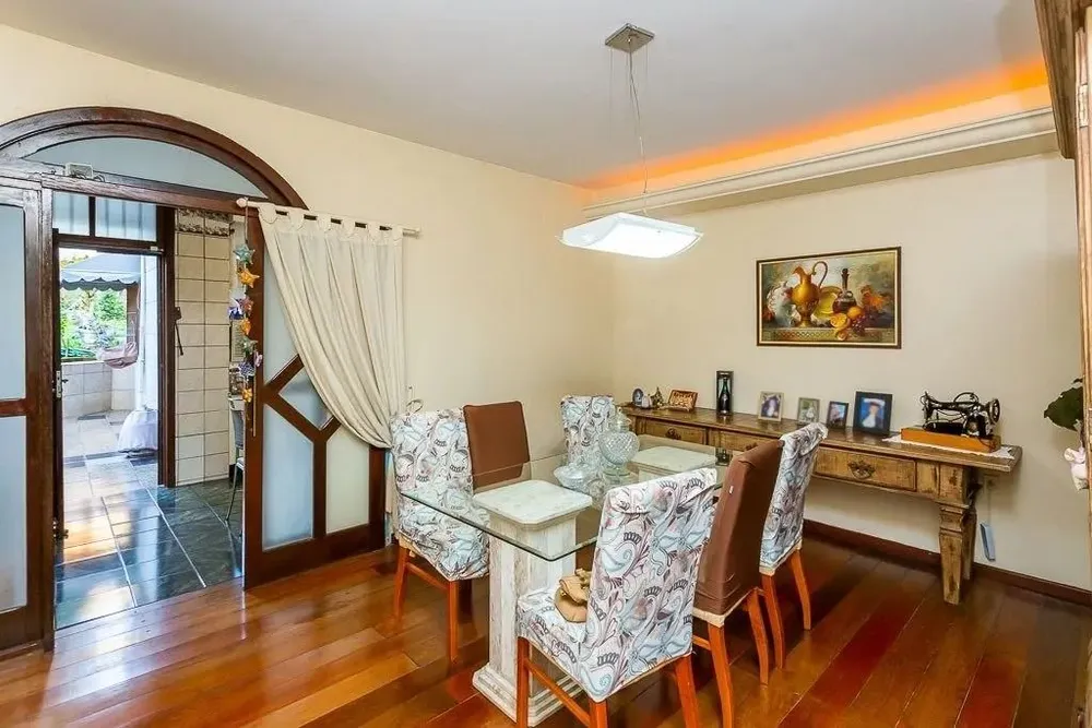 Casa, 6 quartos, 360 m² - Foto 1