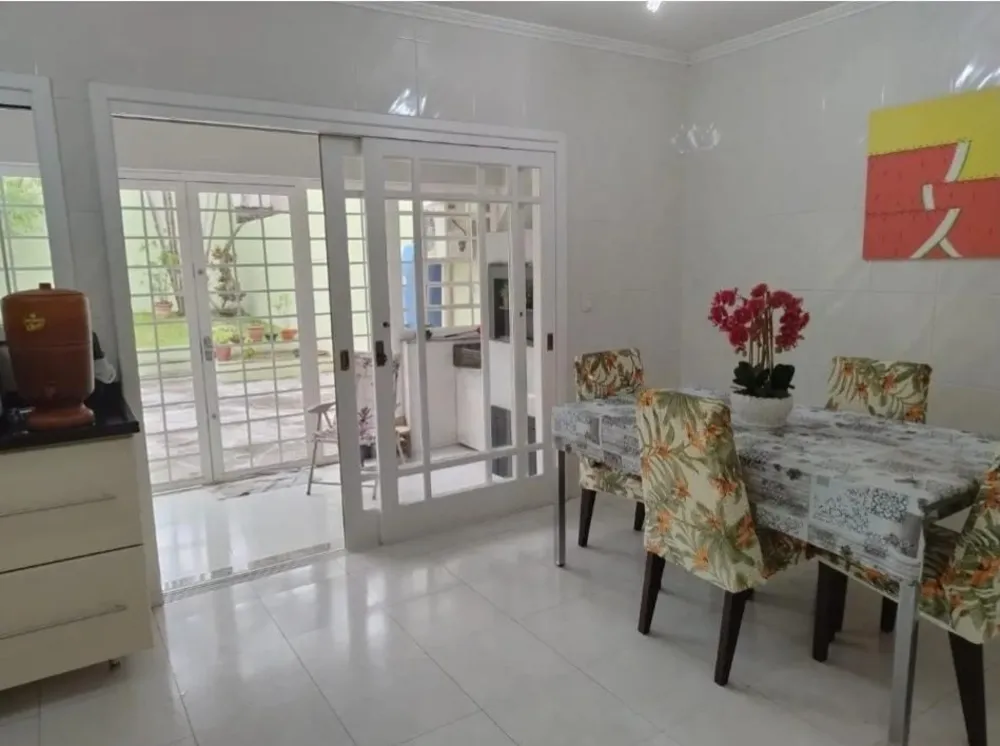 Casa, 3 quartos, 252 m² - Foto 3