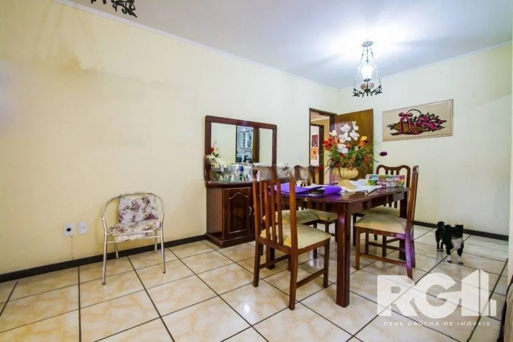Casa, 5 quartos, 215 m² - Foto 1