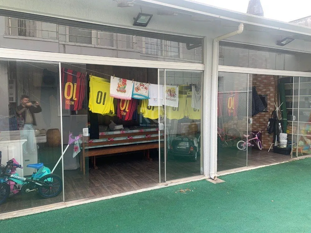 Sobrado, 4 quartos, 240 m² - Foto 1