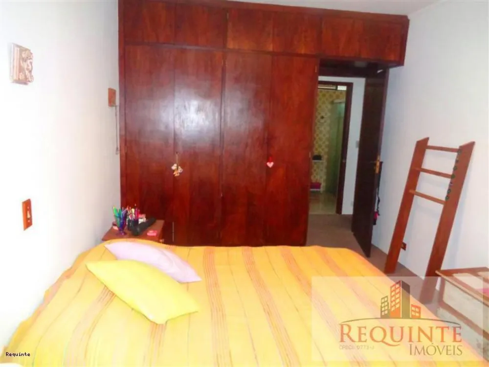 Casa, 3 quartos, 250 m² - Foto 1