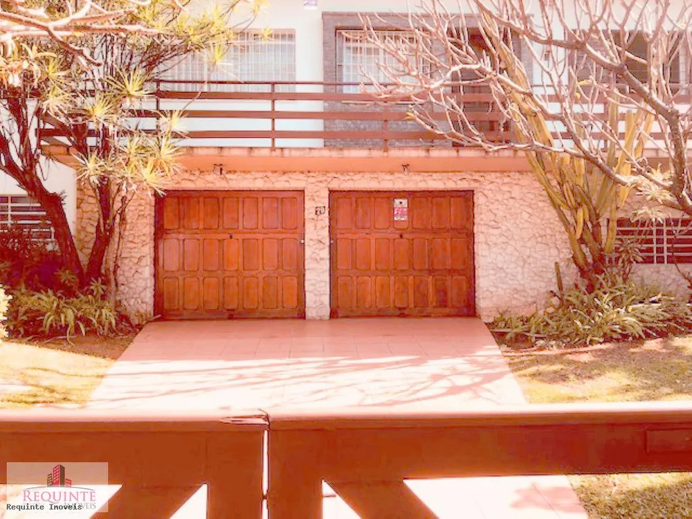 Casa, 3 quartos, 261 m² - Foto 1