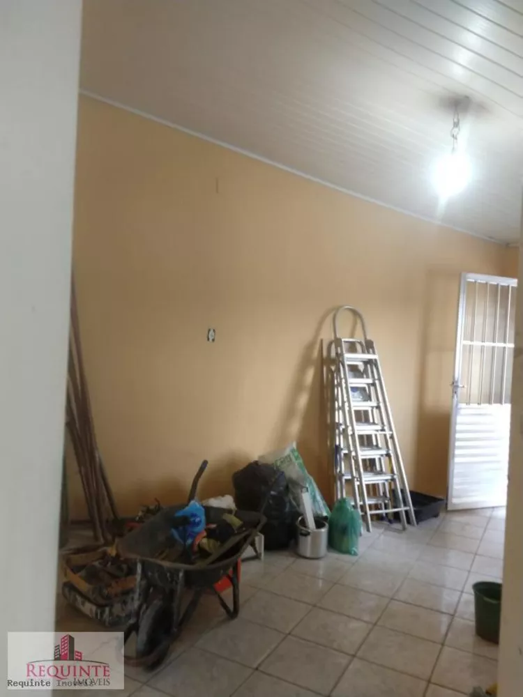 Casa à venda com 3 quartos, 300m² - Foto 2