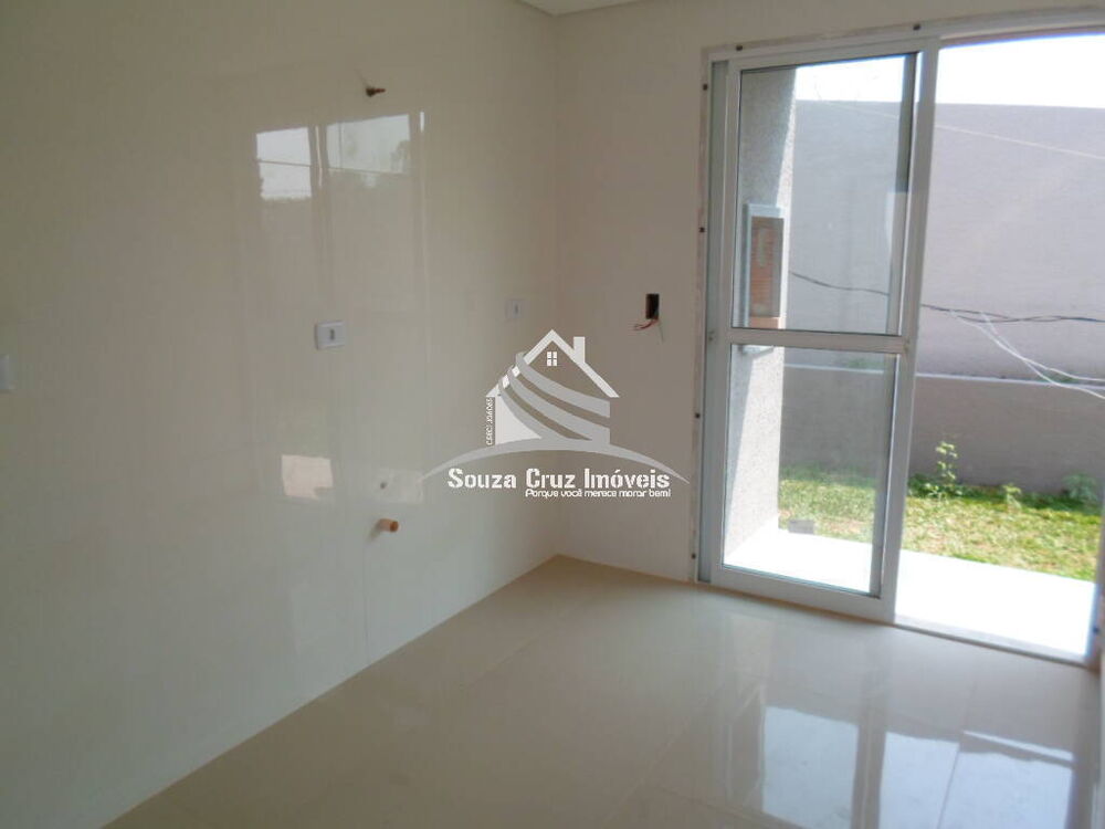 Casa à venda com 2 quartos, 45m² - Foto 4