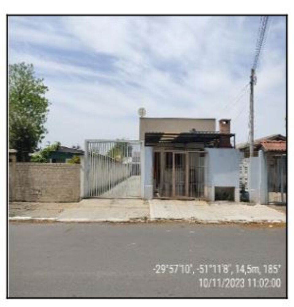 Casa à venda com 2 quartos, 96m² - Foto 1