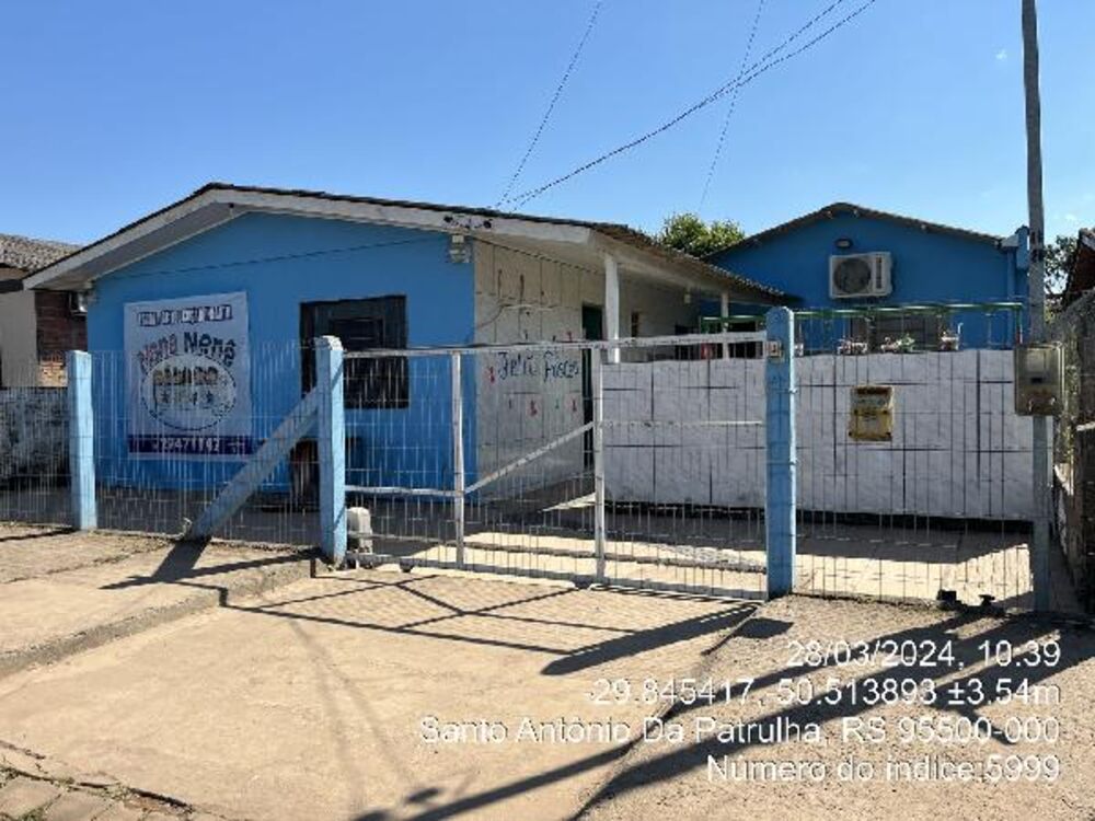 Casa à venda com 4 quartos, 300m² - Foto 1