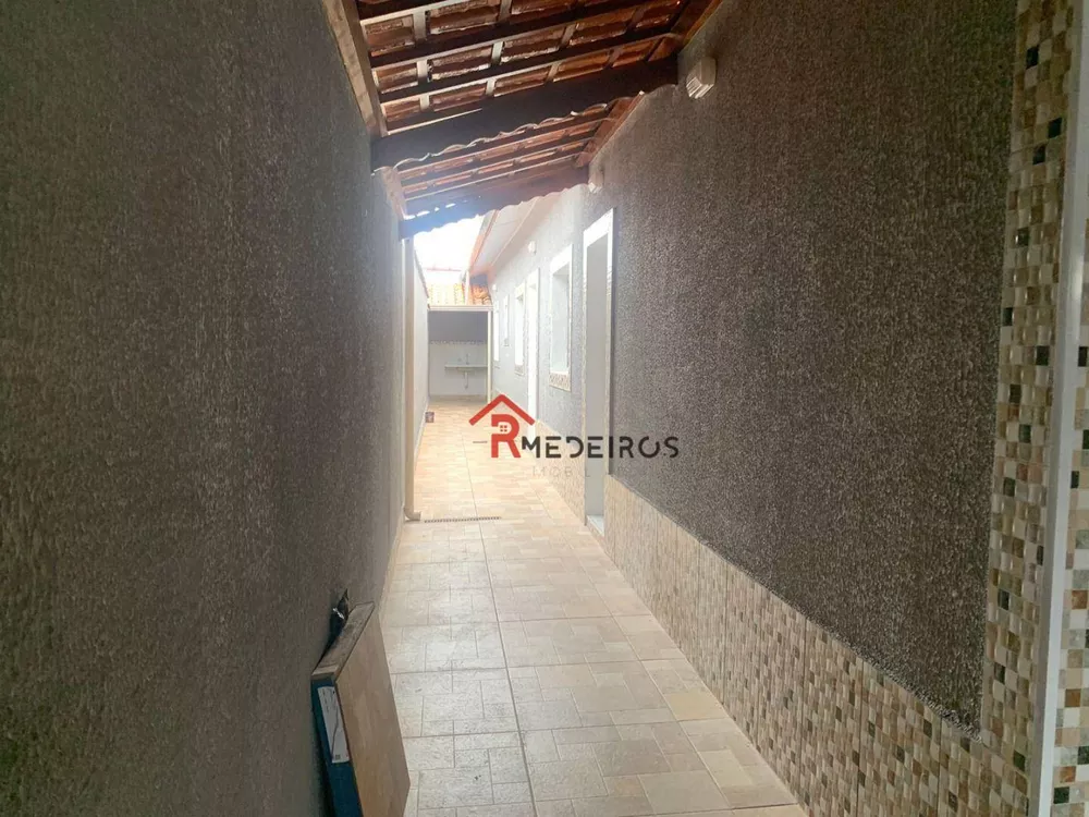 Casa à venda com 2 quartos, 80m² - Foto 2