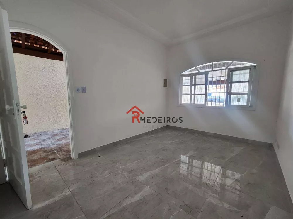 Casa à venda com 3 quartos, 104m² - Foto 1