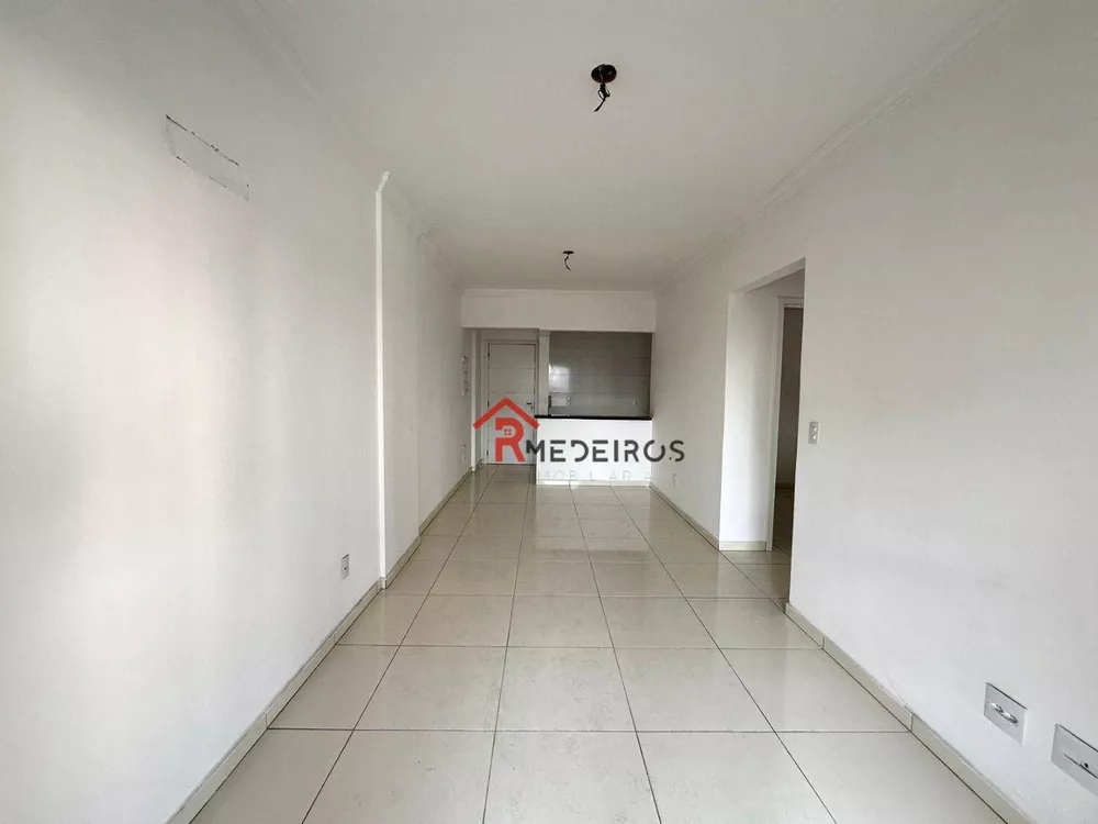 Apartamento à venda com 2 quartos, 77m² - Foto 4