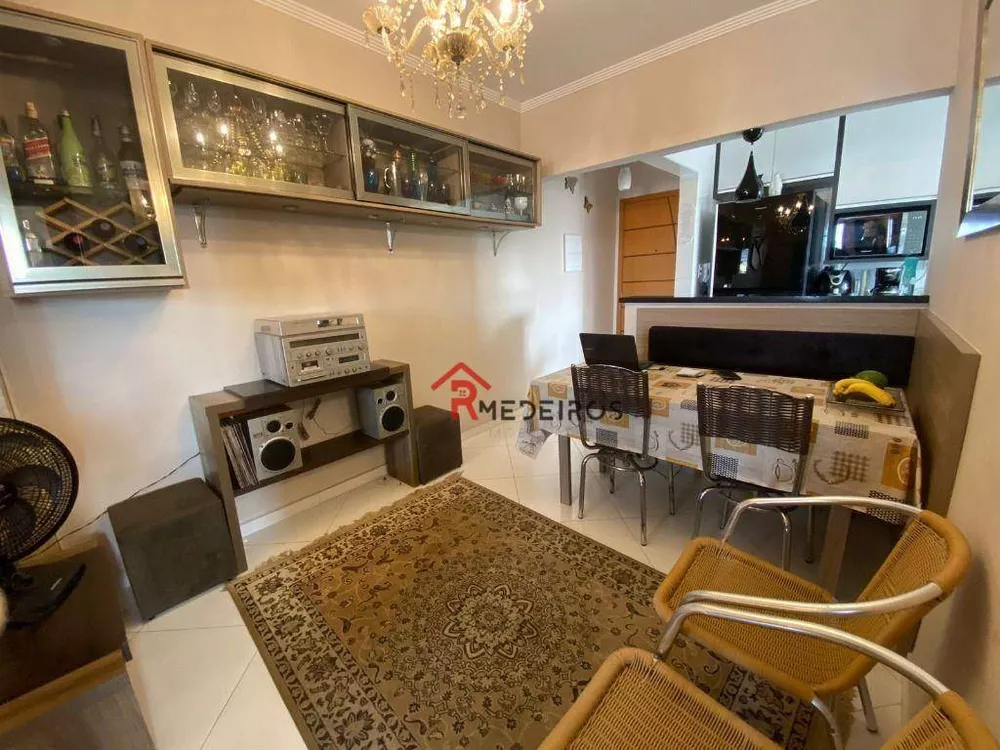 Apartamento à venda com 2 quartos, 73m² - Foto 2