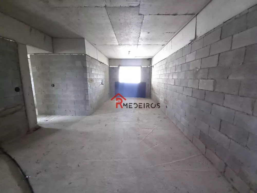 Apartamento à venda com 3 quartos, 107m² - Foto 1