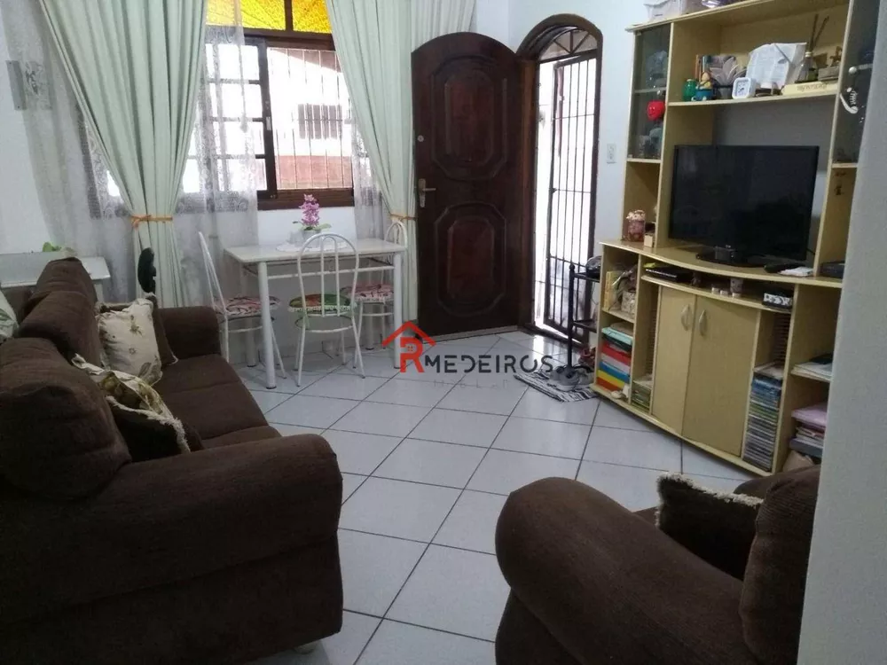 Casa à venda com 2 quartos, 96m² - Foto 1