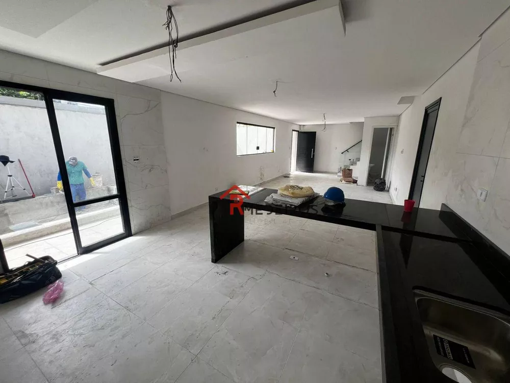 Sobrado à venda com 3 quartos, 140m² - Foto 2