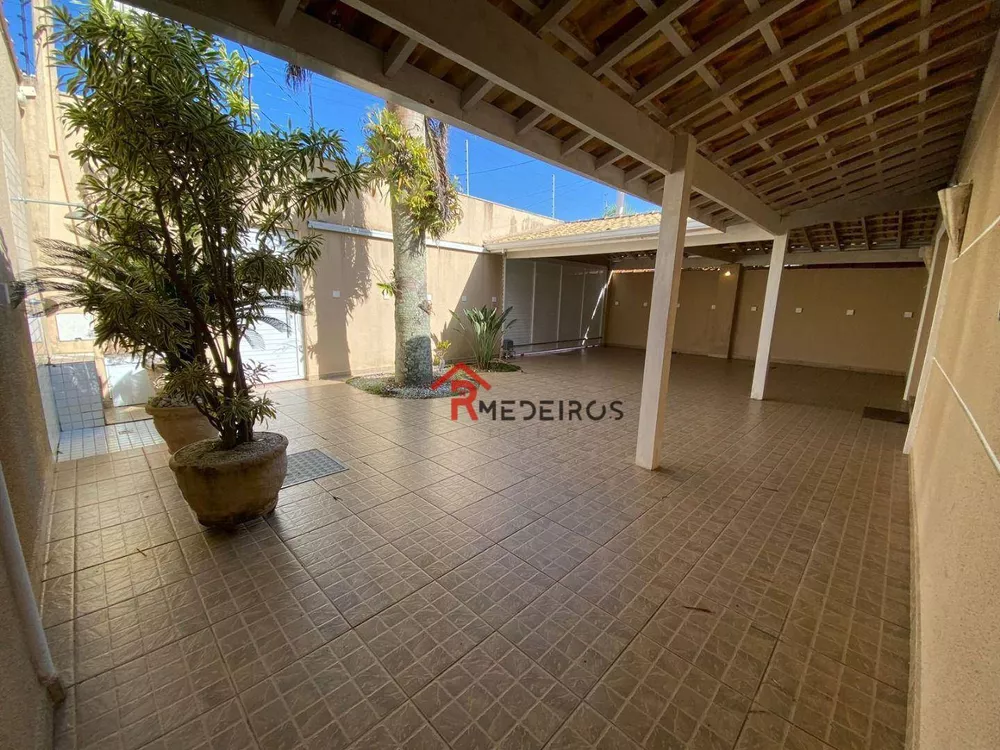 Casa à venda com 2 quartos, 194m² - Foto 3