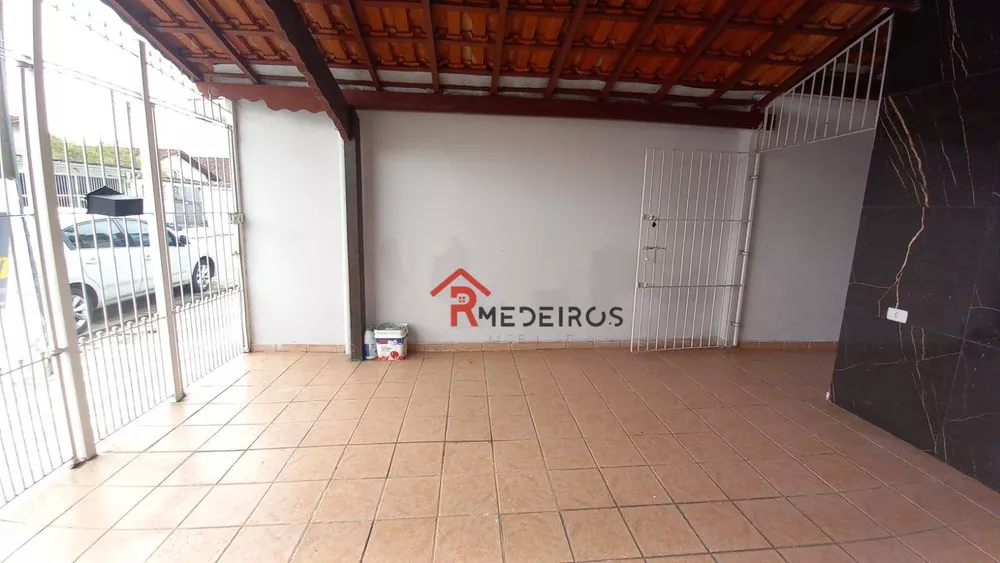 Casa à venda com 1 quarto, 55m² - Foto 2