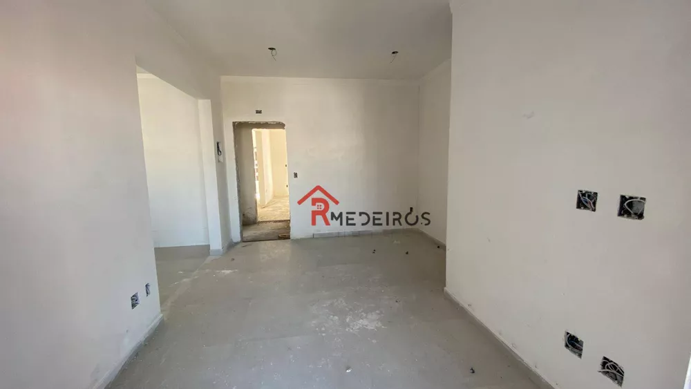 Apartamento à venda com 2 quartos, 67m² - Foto 4