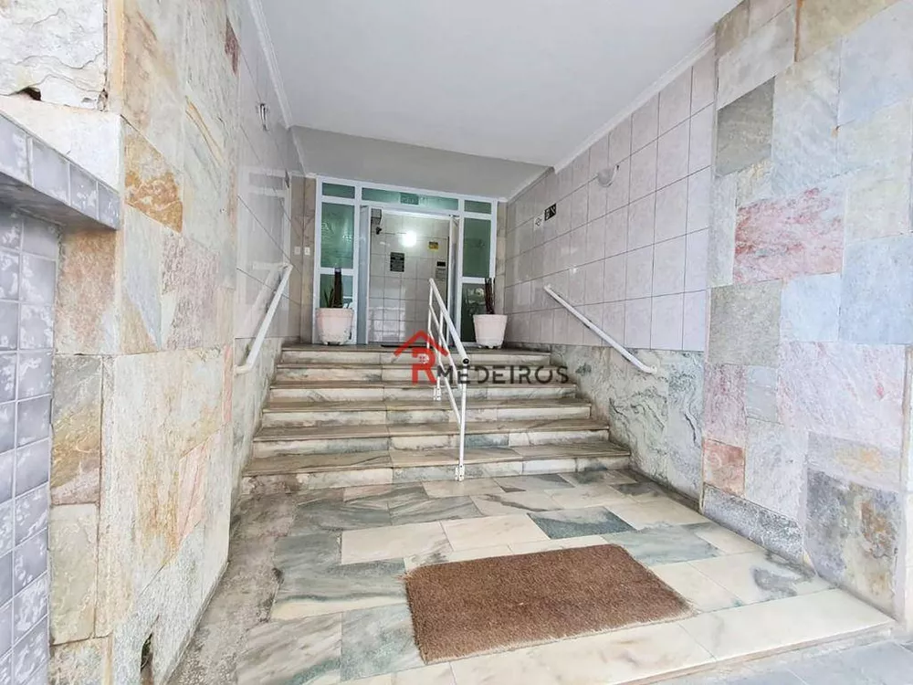 Apartamento à venda com 1 quarto, 50m² - Foto 2