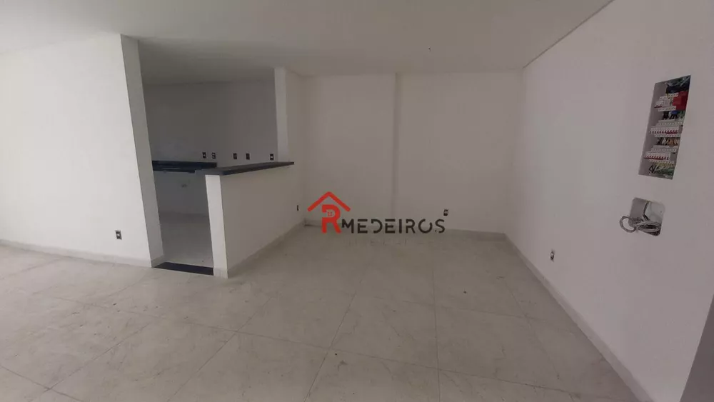 Apartamento à venda com 3 quartos, 135m² - Foto 2