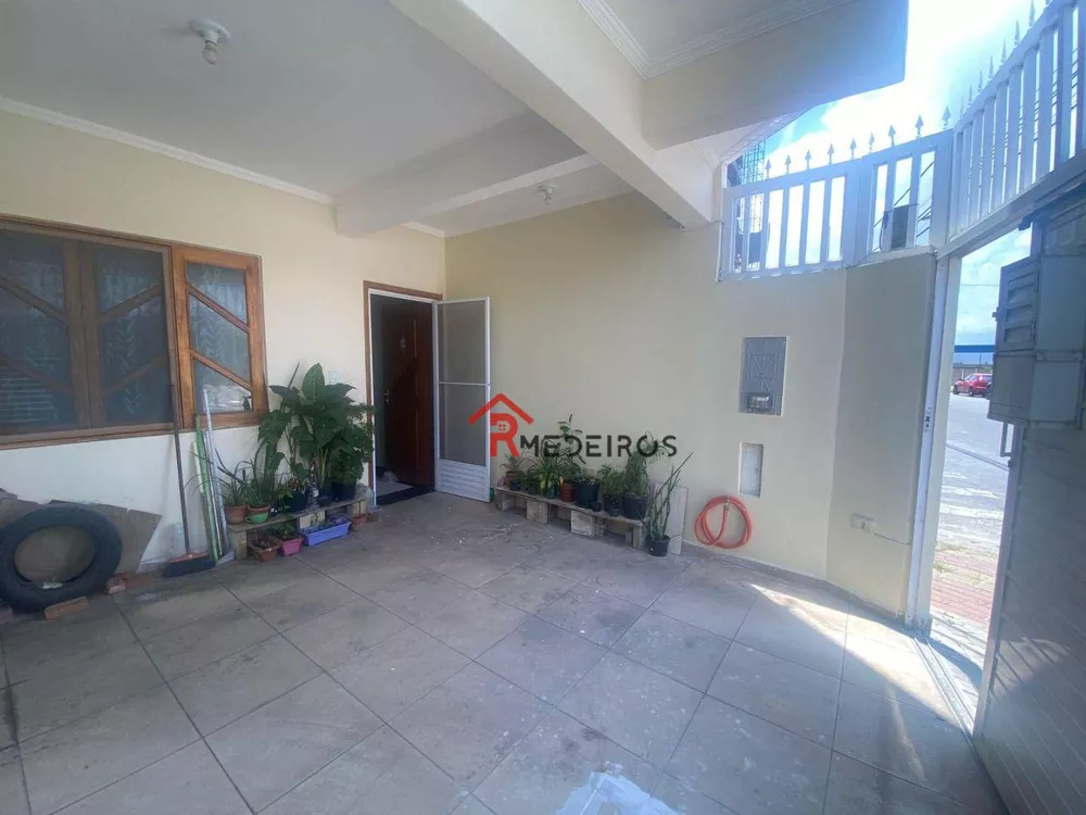 Sobrado à venda com 3 quartos, 120m² - Foto 2